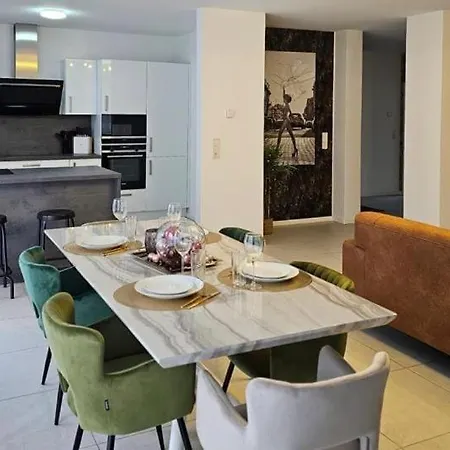 Apartament In Fuer 5